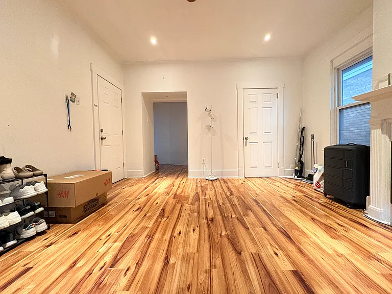 5818 Hobart St #2 — Photo 15