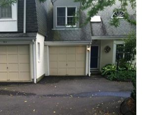 193 Park St APT B, New Canaan, CT 06840
