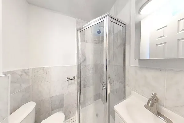 Rented by R New York | media 4