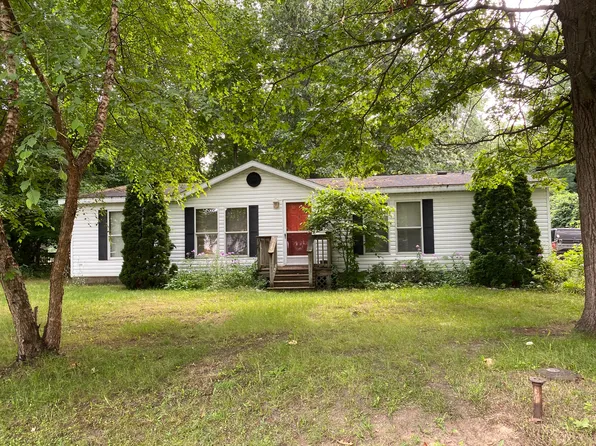 13262 Country Ln, New Buffalo, MI 49117