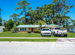 2432 Breakwater Cir, Sarasota, FL 34231