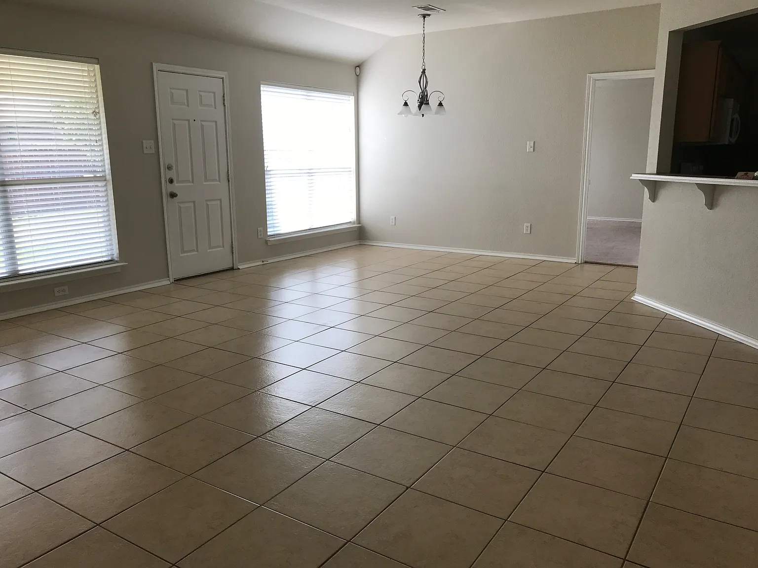 4 bed, 1667 sqft, $1,650 — Photo 4