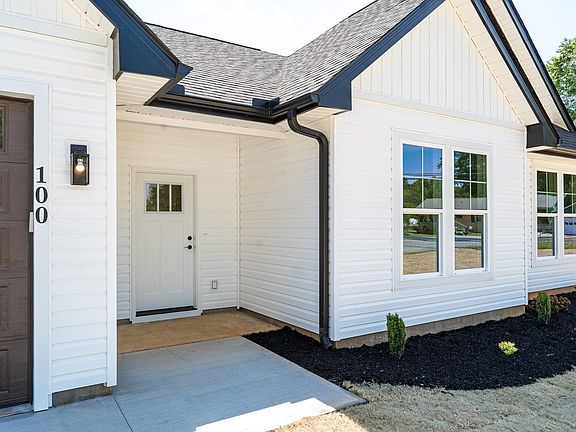 5th image of 100 Cottage St