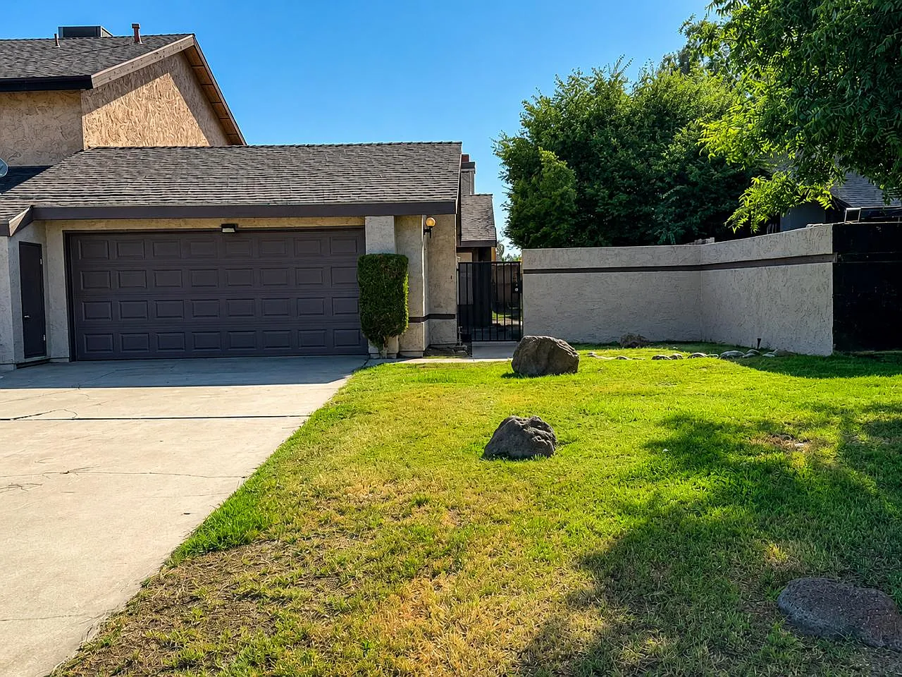 2 bed, 1023 sqft, $1,800 — Photo 1