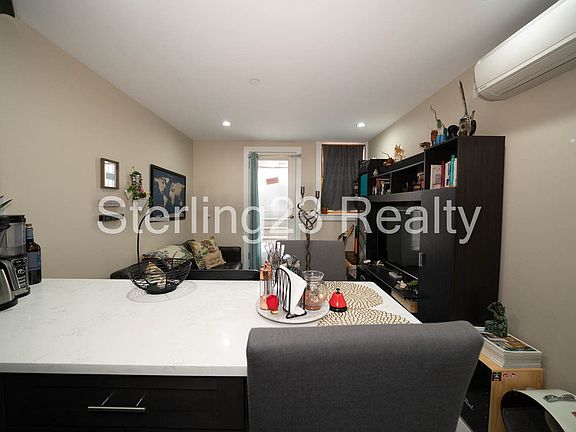 4th image of 2108 Steinway St #1