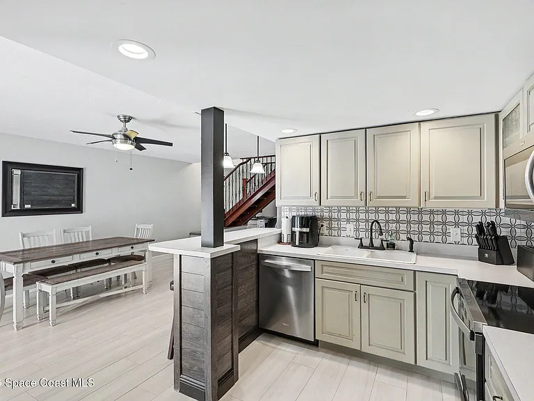 40 Adams Ct — Photo 6