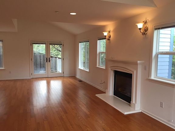 4th image of 20 Cherry Hill Ln