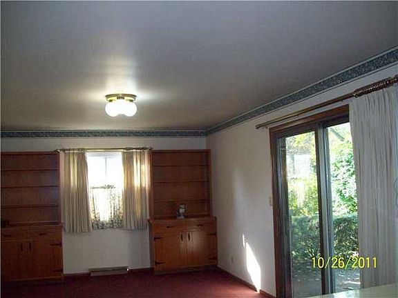 3rd image of 2017 N Nightingale Dr