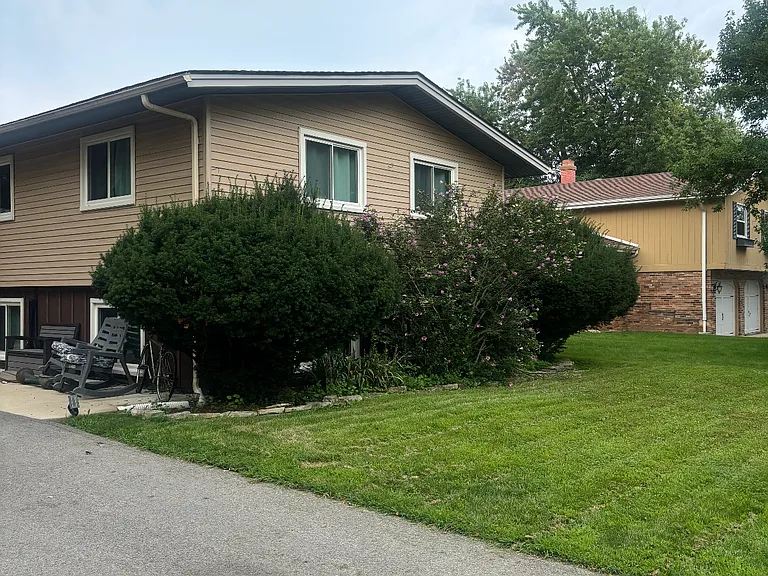 319 Central Rd — Photo 3