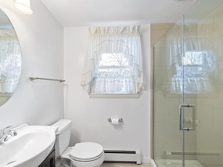 10 James St — Photo 16