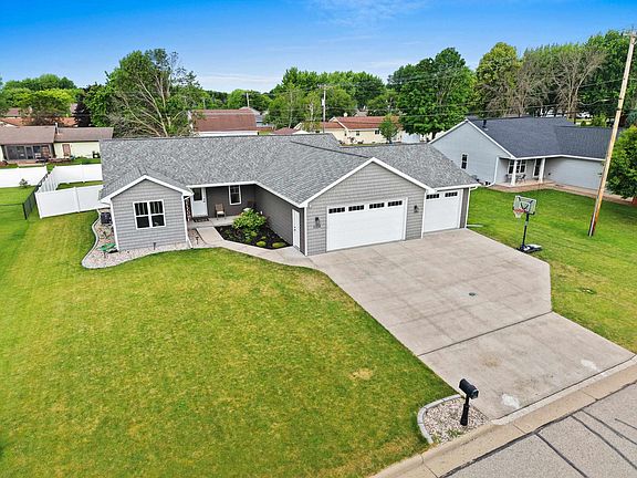 2nd image of 1124 Harold Dr