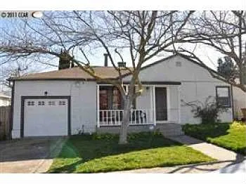 1935 Birch Ave photo 1