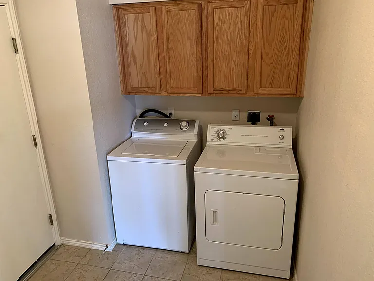 10705 Beard Ave — Photo 9