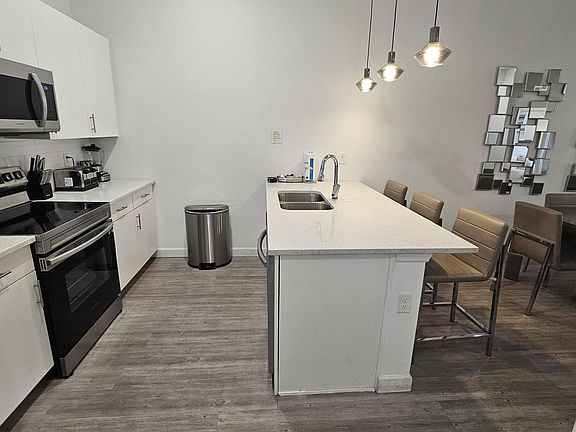 3rd image of 379 Famagusta Drive #379