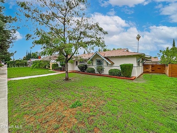 3rd image of 22537 Saticoy St