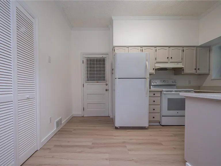 1110 Palo Alto St #A — Photo 13