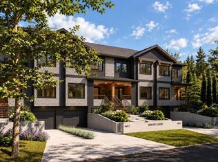 1040 Saint Louis St #2, Oak Bay, BC V8S5B6