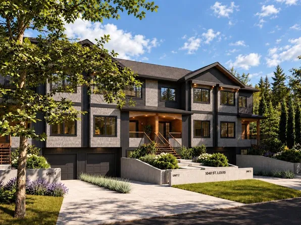1040 Saint Louis St #2, Oak Bay, BC V8S 5B6