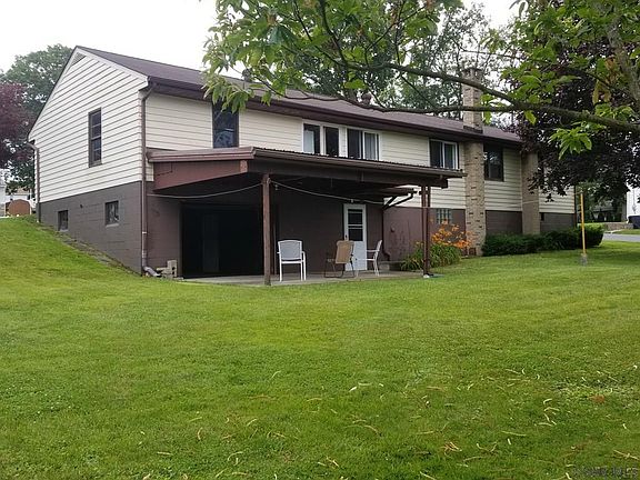 4th image of 250 Rosewood St