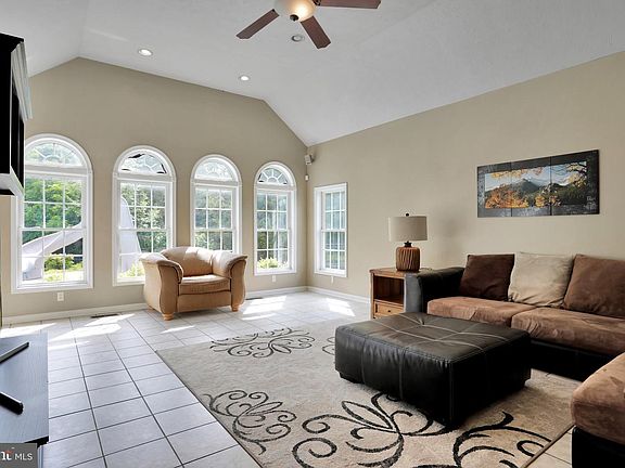 3rd image of 209 Combe Dr