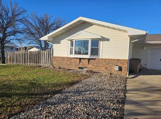 1732-1734 6th St SE, Minot, ND 58701