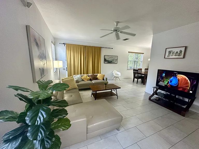 Royal Ridge Dr — Photo 15