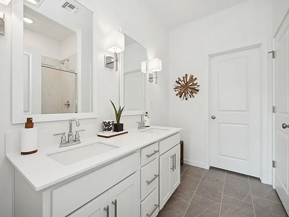 Primary bath with chrome fixtures