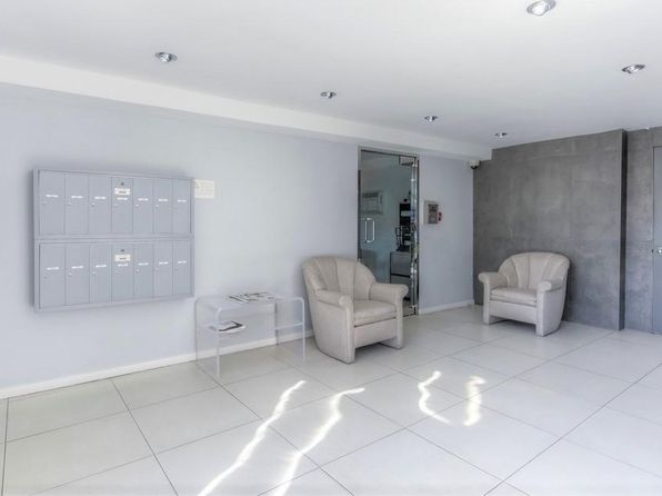 221 S Doheny Dr #2B-2BA-1300SQFT