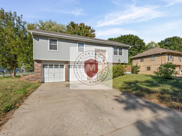 15918 W 153rd Ter, Olathe, KS 66062