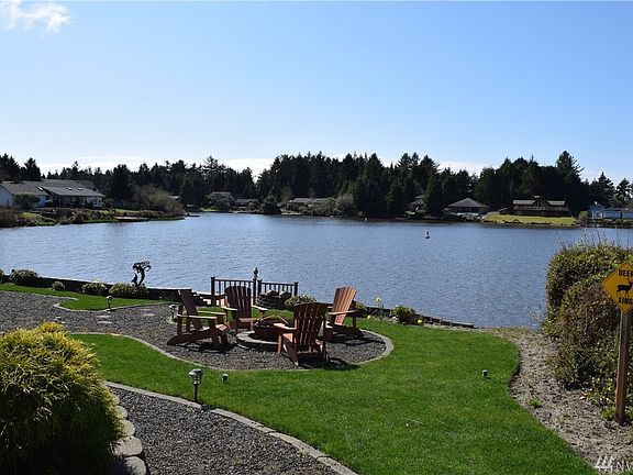 2nd image of 207 Duck Lake Dr NE