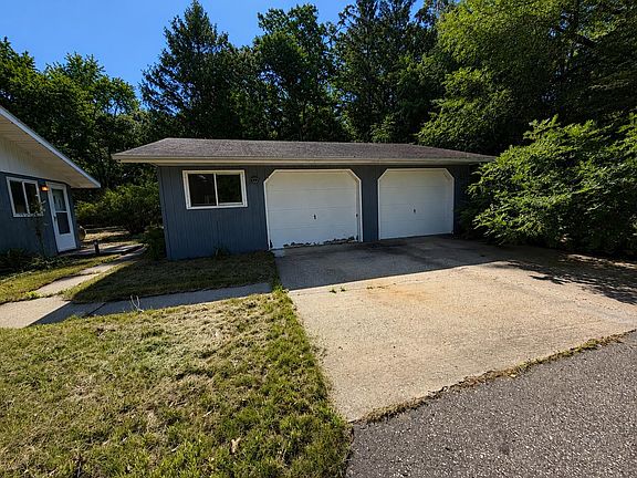 4th image of 2928 Oak Ave