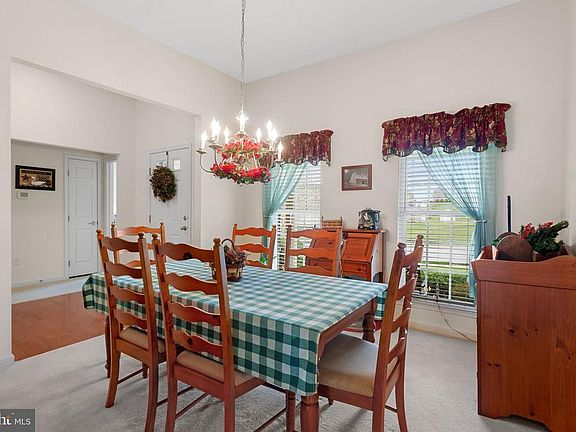 5th image of 3105 King Richards Ct S