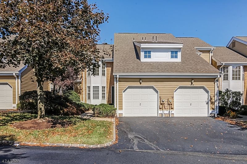 1st image of 233 Crescenzi Ct
