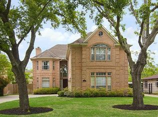 5204 Evergreen St, Bellaire, TX 77401