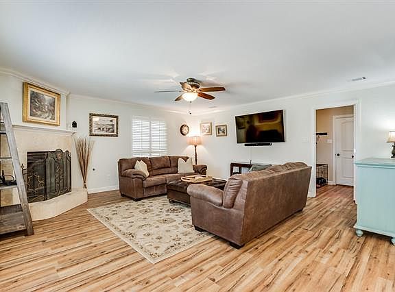 3rd image of 1628 River Birch Dr