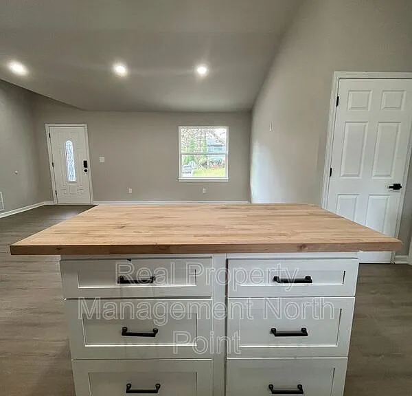 2425 Omaha Rd SW — Photo 13