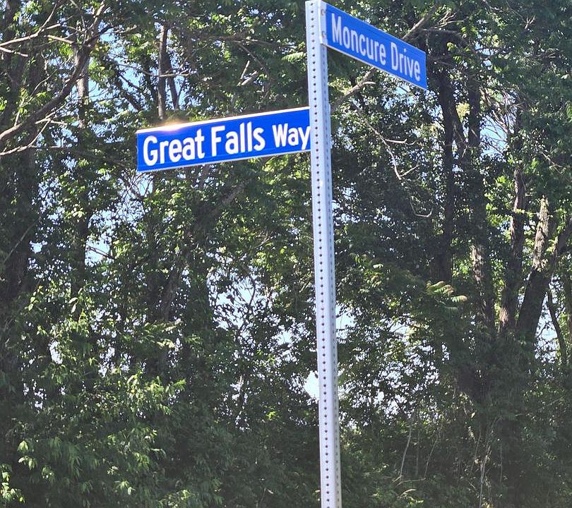 1st image of 2 McDuff Dr