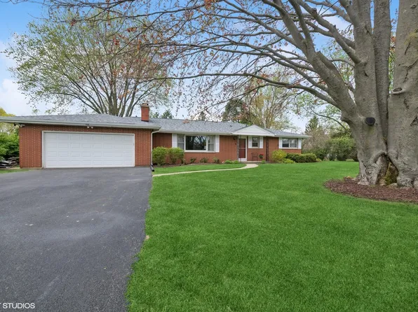 1112 N Perry Dr, Palatine, IL 60067