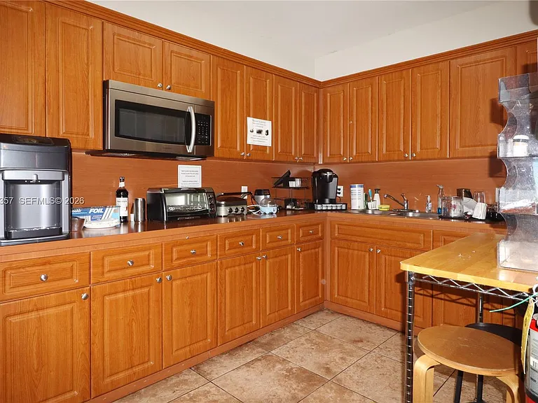 5085 NW 7th St #601 — Photo 37
