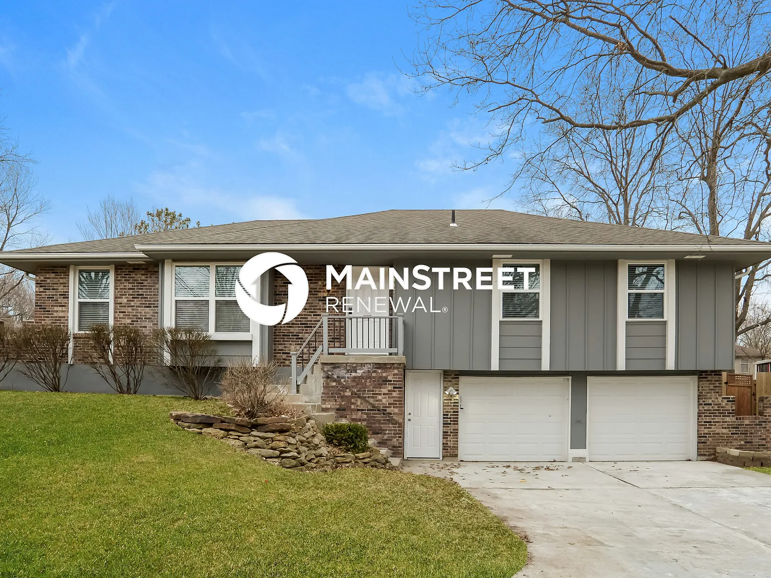 417 Ne Colonial Ct — Photo 1