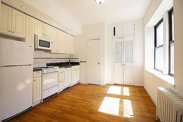 1st image of 1716 2nd Ave APT 3E