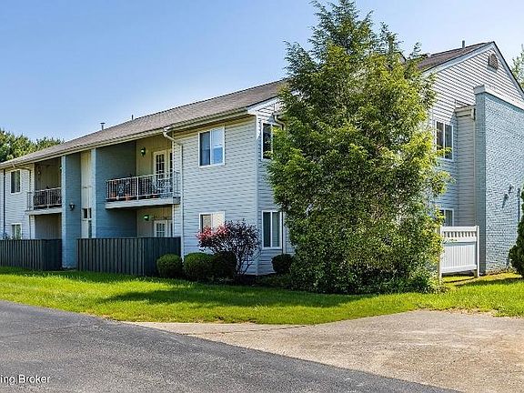 3rd image of 4404 Wisteria Landing Cir Unit 203