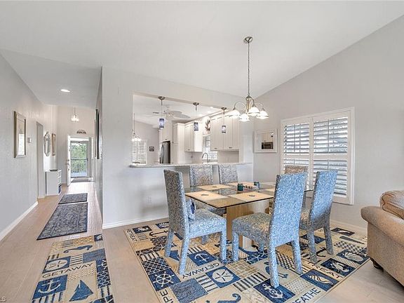 5th image of 6045 Chardonnay Ln APT 301