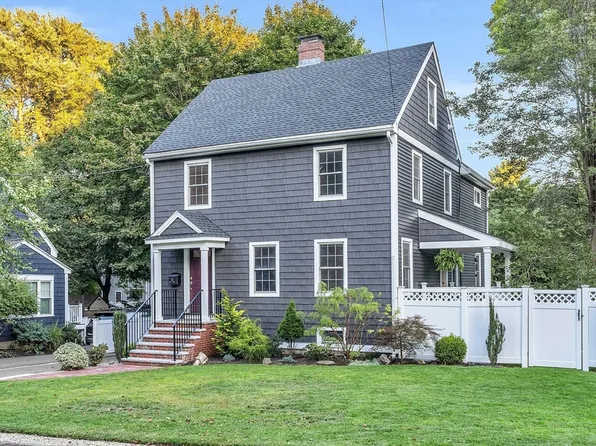 15 Glen Rd, Reading, MA 01867