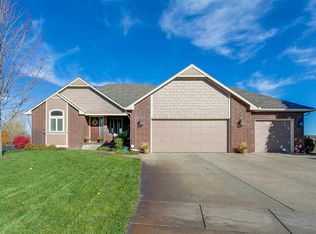 4 Maple Ct, Valley Center, KS 67147