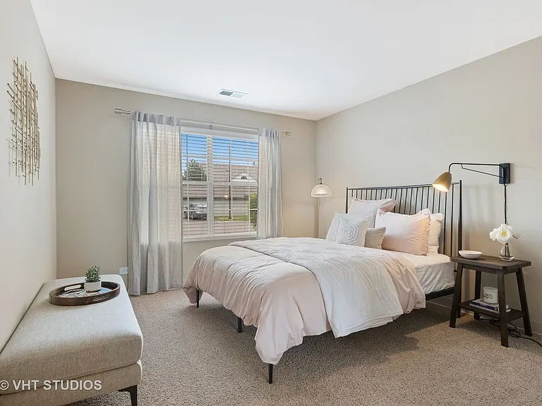 37 Kensington Cir #204 — Photo 26