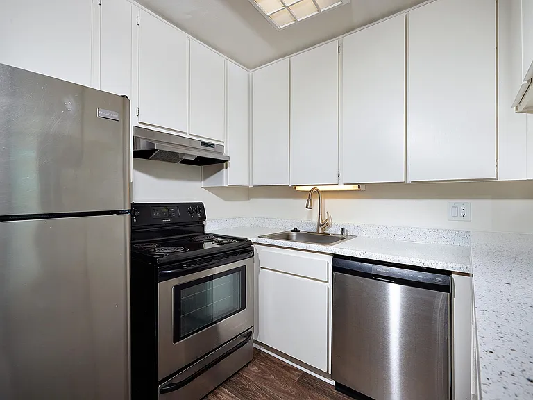 Mellmanor Apartments — Photo 19