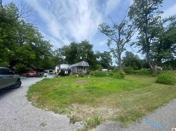 398 Highway 1748 E, Mayfield, KY 42066
