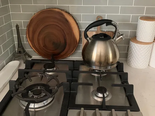 (undisclosed Address), Woodland Hills, CA 91364