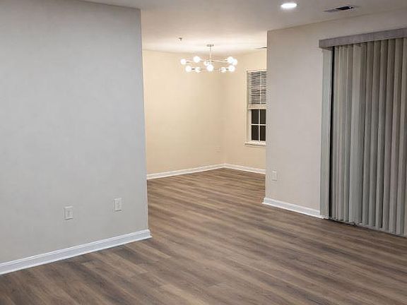 3rd image of 8801 Stone Ridge Cir APT T2